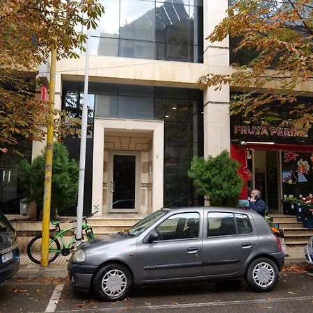 Top Location Kristi Apartments 05 티라나 외부 사진