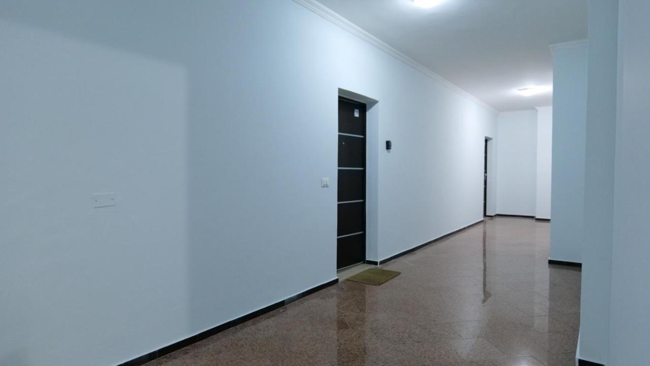 Top Location Kristi Apartments 05 티라나 외부 사진