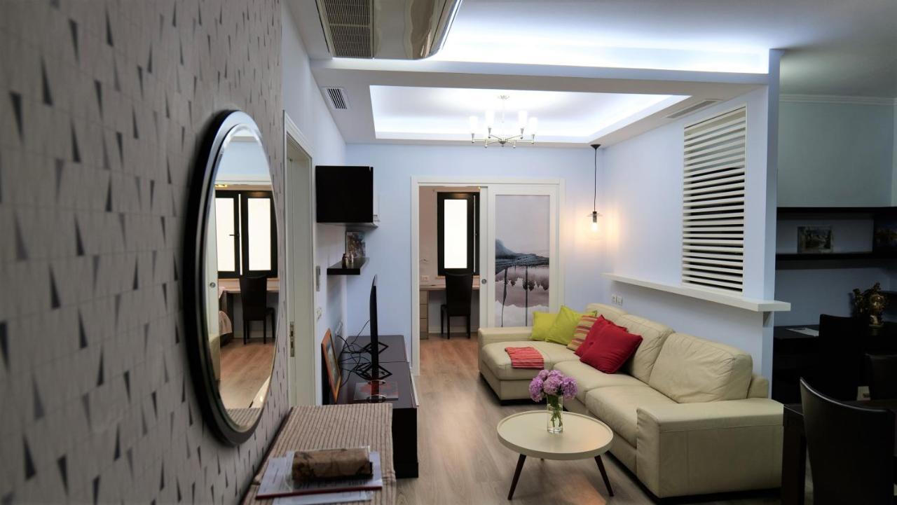 Top Location Kristi Apartments 05 티라나 외부 사진