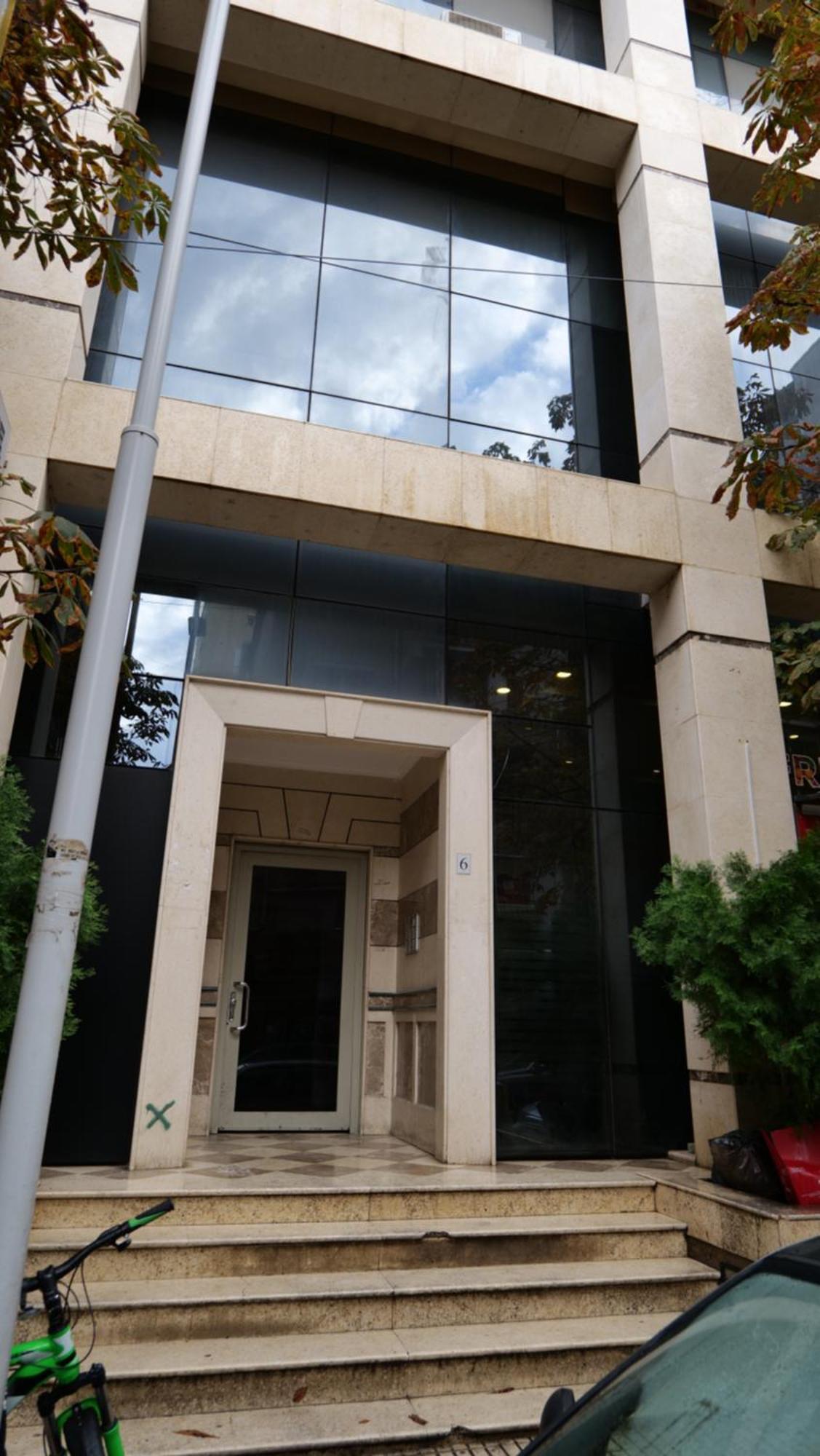 Top Location Kristi Apartments 05 티라나 외부 사진