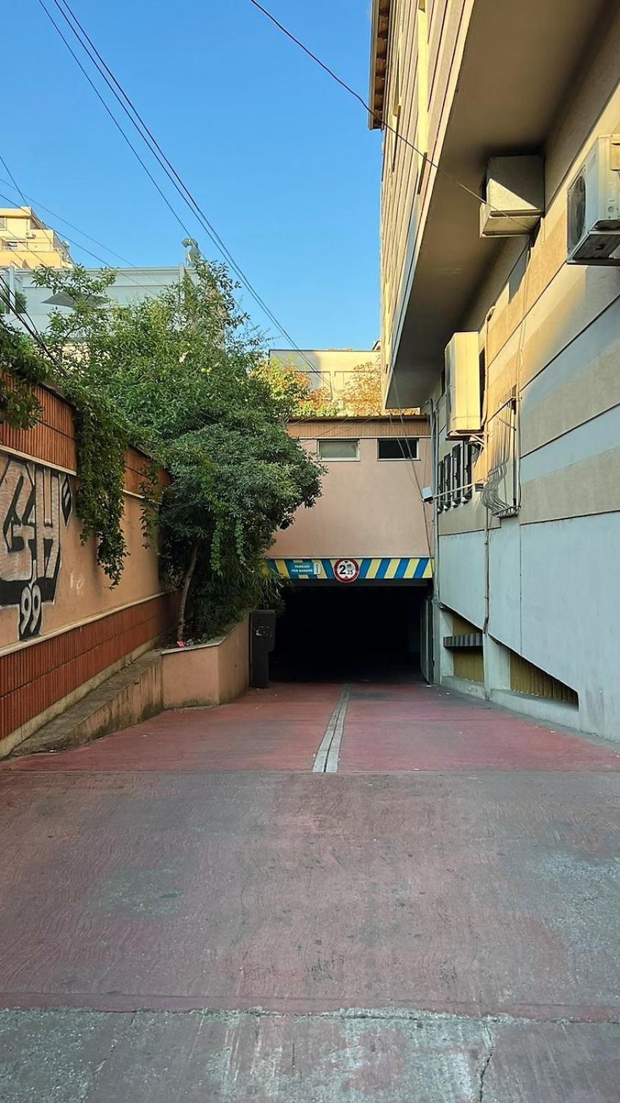 Top Location Kristi Apartments 05 티라나 외부 사진