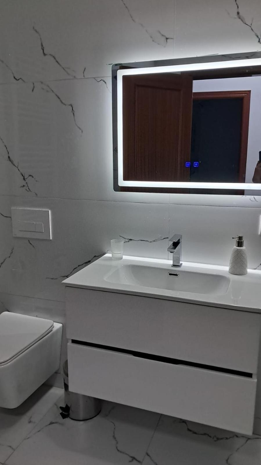 Top Location Kristi Apartments 05 티라나 외부 사진