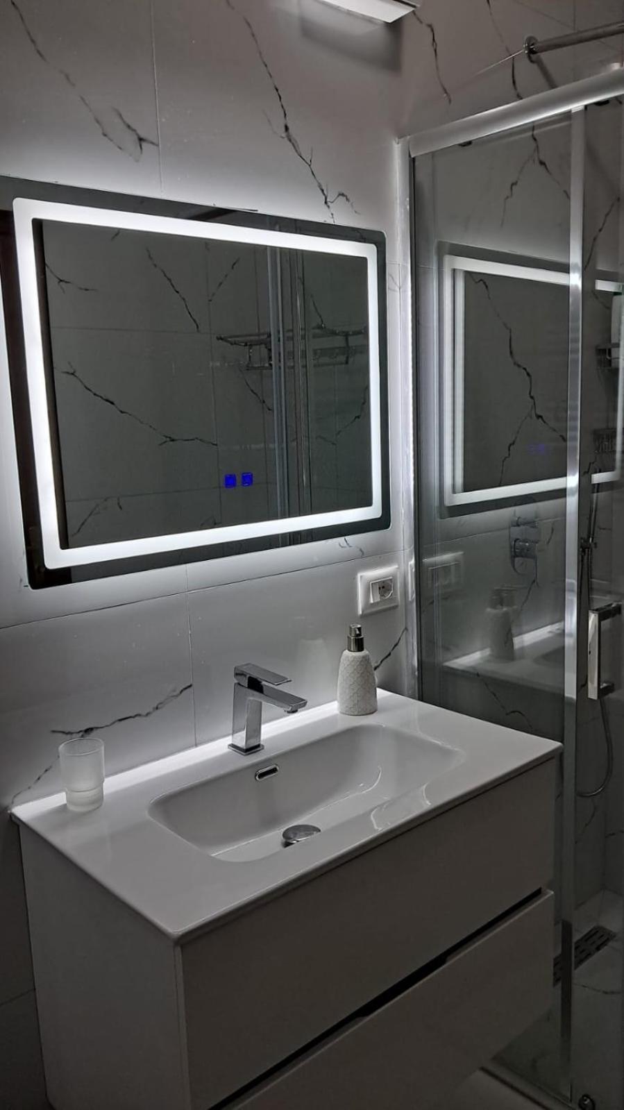 Top Location Kristi Apartments 05 티라나 외부 사진